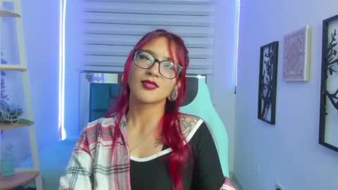Snapshot of sara_red_x chatting on June 8, 2026, 3:18 am sara_red_x online show from June 8, 2026, 3:18 am