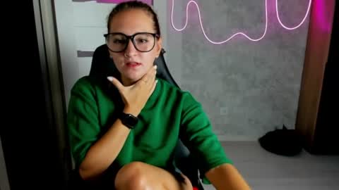 Snapshot of sara_rossse chatting on July 28, 2026, 5:23 pm Sara online show from July 28, 2026, 5:23 pm