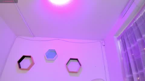 sara online show from November 6, 2025, 1:56 pm