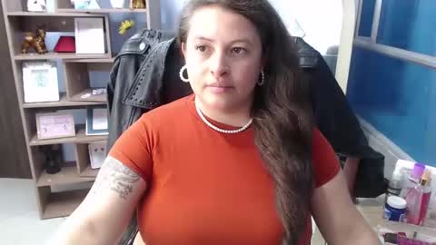 Snapshot of sara_thonson_ chatting on February 19, 2025, 6:00 am sara_thonson_ online show from February 19, 2025, 6:00 am