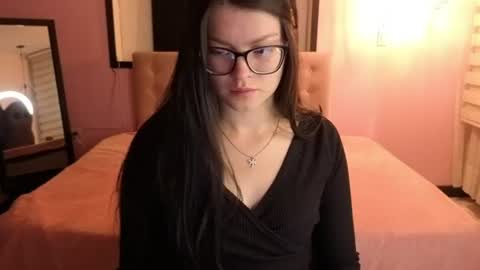 Snapshot of sara_valderrama_ chatting on June 11, 2026, 12:36 pm sara_valderrama_ online show from June 11, 2026, 12:36 pm