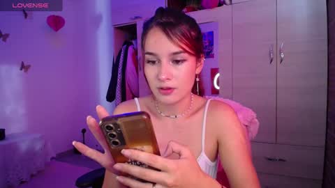 Snapshot of sara_wish_ chatting on December 4, 2024, 12:03 pm Bri online show from December 4, 2024, 12:03 pm