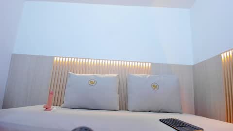 Snapshot of sara_wite chatting on November 8, 2025, 12:05 pm sara wite online show from November 8, 2025, 12:05 pm