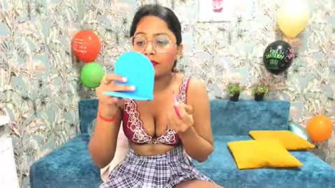 Snapshot of saraa_jayy chatting on October 8, 2025, 5:16 am saraa_jayy online show from October 8, 2025, 5:16 am