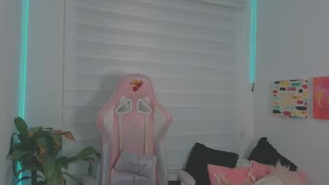 Sarah Ramirez online show from September 18, 2025, 3:08 am