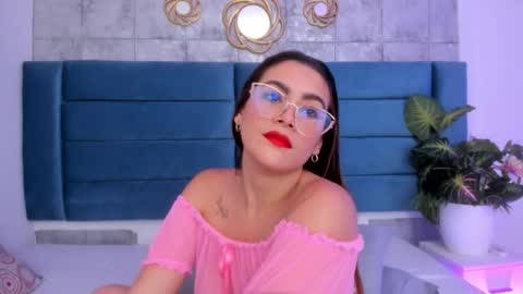 Snapshot of saraalvarezx chatting on February 23, 2026, 4:43 am Sara Alvarezx online show from February 23, 2026, 4:43 am