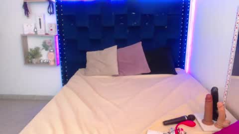 SARAHGIL online show from February 2, 2025, 12:35 pm