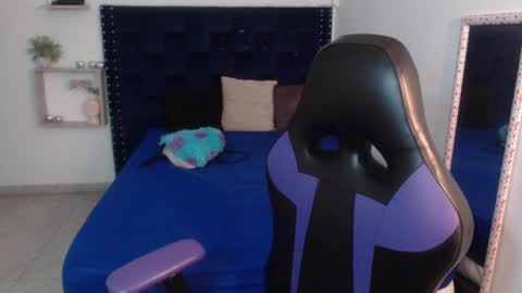 SARAHGIL online show from February 12, 2025, 9:22 pm