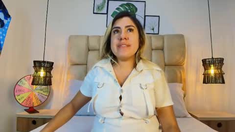 sarablonde_t online show from April 6, 2026, 7:26 pm