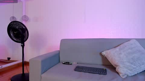 Snapshot of saracorraless chatting on December 6, 2024, 12:45 am Sara  Everyday From 1430 to 2130 Col Time online show from December 6, 2024, 12:45 am