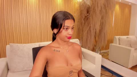 Snapshot of saracorraless chatting on December 10, 2024, 8:38 pm Sara  Everyday From 1430 to 2130 Col Time online show from December 10, 2024, 8:38 pm