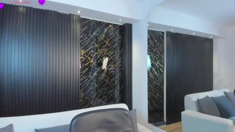 Snapshot of saracorraless chatting on December 20, 2024, 8:01 pm Sara  Everyday From 1430 to 2130 Col Time online show from December 20, 2024, 8:01 pm