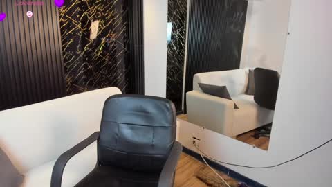 Snapshot of saracorraless chatting on December 20, 2024, 11:05 pm Sara  Everyday From 1430 to 2130 Col Time online show from December 20, 2024, 11:05 pm