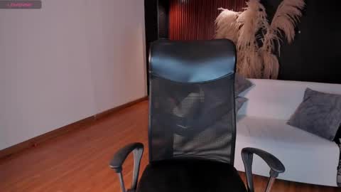 Snapshot of saracorraless chatting on February 5, 2025, 12:53 am Sara  Everyday From 1430 to 2130 Col Time online show from February 5, 2025, 12:53 am