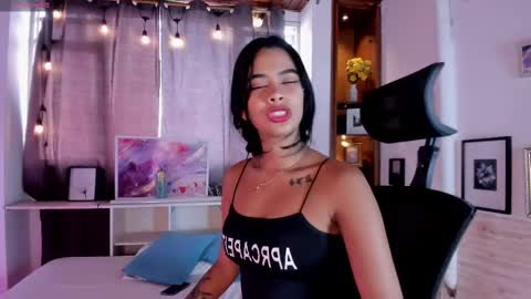 Snapshot of saracorraless chatting on February 26, 2025, 8:22 pm Sara  Everyday From 1430 to 2130 Col Time online show from February 26, 2025, 8:22 pm