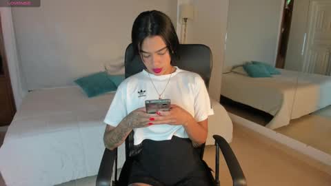 Snapshot of saracorraless chatting on March 7, 2025, 6:54 pm Sara  Everyday From 1430 to 2130 Col Time online show from March 7, 2025, 6:54 pm