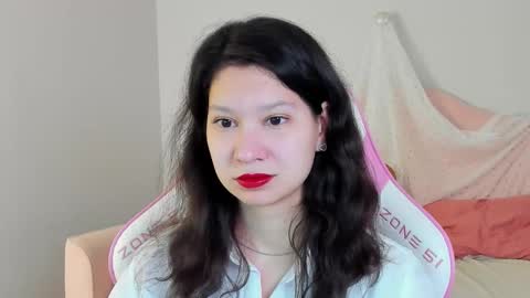 SaraDenars online show from November 18, 2025, 5:12 am