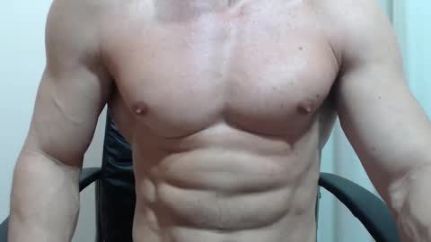 saradorj92 online show from February 20, 2026, 6:37 am