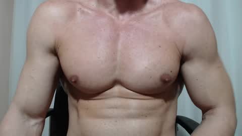 saradorj92 online show from April 7, 2026, 2:01 am