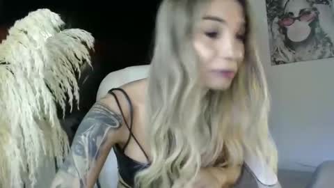 Snapshot of saragoddesshot chatting on October 20, 2025, 8:53 pm CALL ME LOVE SARITA online show from October 20, 2025, 8:53 pm