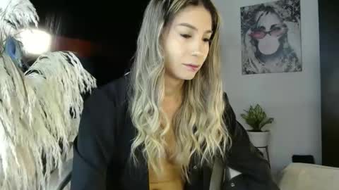 Snapshot of saragoddesshot chatting on October 30, 2025, 11:33 am CALL ME LOVE SARITA online show from October 30, 2025, 11:33 am