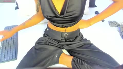 sarah_ashbourne online show from October 29, 2025, 12:07 pm