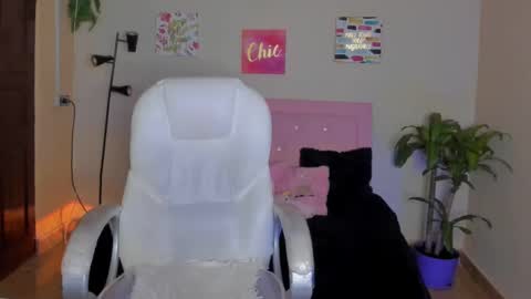 Sarah Ramirez online show from February 19, 2025, 2:44 pm