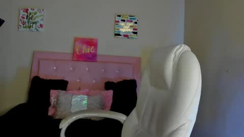 Sarah Ramirez online show from March 5, 2025, 6:12 pm