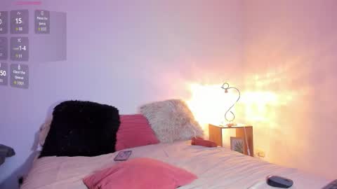 Snapshot of sarahbrooks_ chatting on September 17, 2025, 1:18 am Sarah and Erik online show from September 17, 2025, 1:18 am