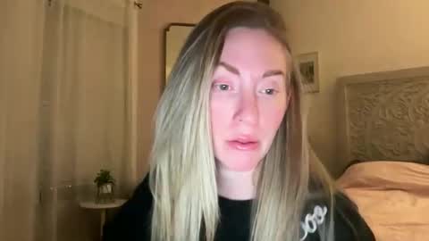Sarah online show from April 15, 2026, 4:30 am