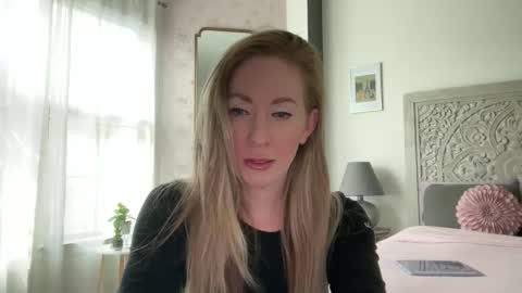 Sarah online show from May 3, 2026, 5:52 pm
