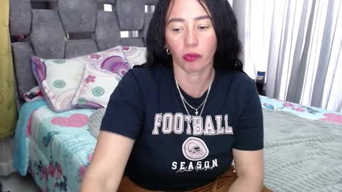 Lia online show from November 8, 2025, 6:40 pm