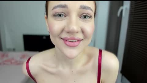 sarahphyllis online show from February 17, 2025, 6:59 pm