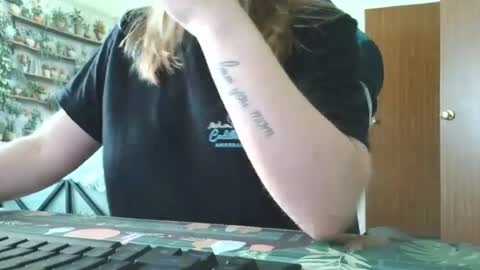 Snapshot of sarahpmummy chatting on July 20, 2026, 9:06 pm Sarah online show from July 20, 2026, 9:06 pm