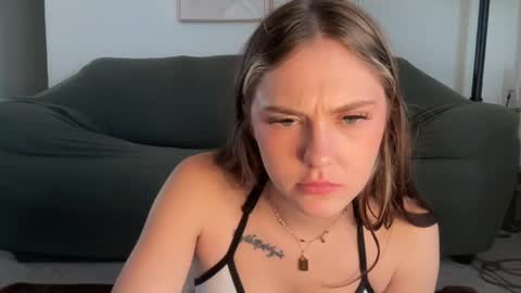 SarahxOliver online show from April 9, 2026, 6:13 pm