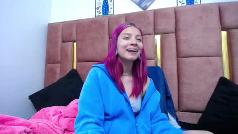 Snapshot of sarai_petite_ chatting on December 20, 2024, 4:53 am SARAI online show from December 20, 2024, 4:53 am
