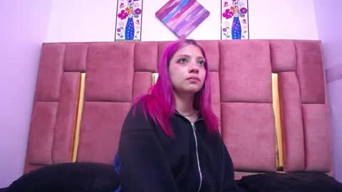 Snapshot of sarai_petite_ chatting on December 28, 2024, 7:44 am SARAI online show from December 28, 2024, 7:44 am
