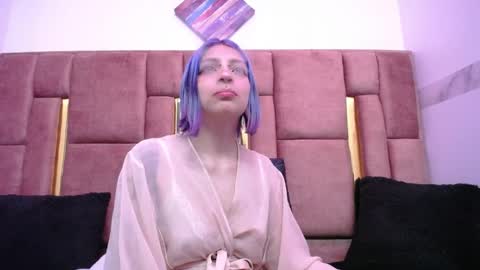 Snapshot of sarai_petite_ chatting on January 28, 2025, 8:04 am SARAI online show from January 28, 2025, 8:04 am
