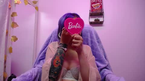 Snapshot of sarai_petite_ chatting on February 19, 2025, 5:05 am SARAI online show from February 19, 2025, 5:05 am