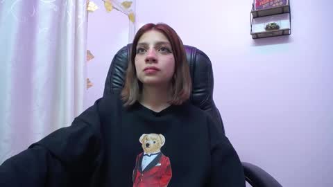 Snapshot of sarai_petite_ chatting on March 9, 2025, 3:43 am SARAI online show from March 9, 2025, 3:43 am