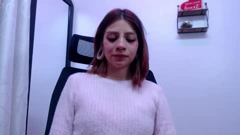 Snapshot of sarai_petite_ chatting on October 15, 2025, 6:46 am SARAI online show from October 15, 2025, 6:46 am