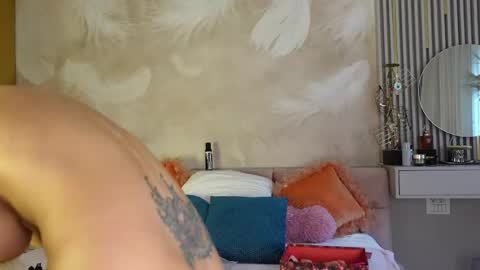Jenny online show from May 5, 2026, 3:47 am