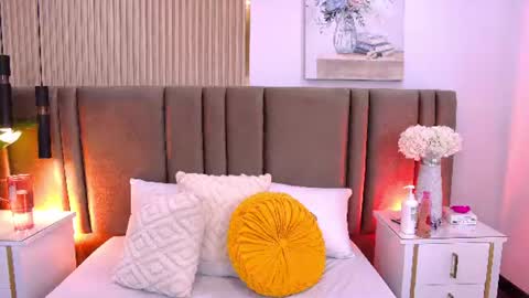 Sara Lugo  online show from June 15, 2026, 7:05 pm