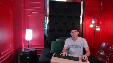 Sara and Edward online show from November 5, 2025, 2:55 am