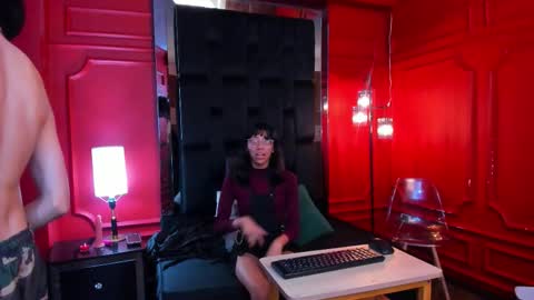 Sara and Edward online show from November 8, 2025, 3:18 am