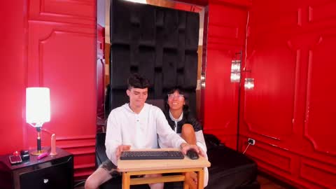 Sara and Edward online show from November 14, 2025, 3:38 am