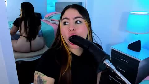 sararendon online show from December 4, 2025, 3:43 pm