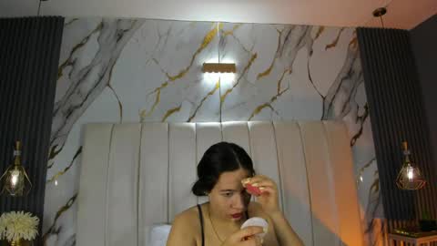 Sara   online show from April 7, 2026, 10:53 pm