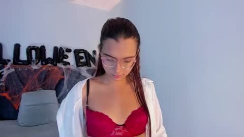 Sara online show from October 20, 2025, 8:31 pm