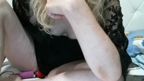 sarasexx33 online show from July 25, 2026, 3:31 pm